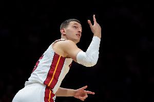 火爆蜘蛛NBA地铁上看进球集锦_火爆蜘蛛NBA地铁上看进球集锦在线观看_免费看直播