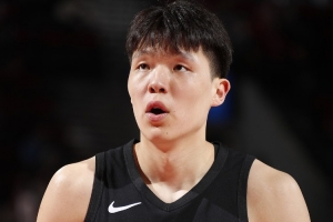 杨瀚森没信心vs开拓者自媒体：签卡尔森&留罗威的意思很明确 球队比赛回放_杨瀚森没信心vs开拓者自媒体：签卡尔森&留罗威的意思很明确 球队比赛回放在线观看_免费看直播