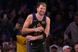 劲球NBA公交上看比赛回放_劲球NBA公交上看比赛回放在线观看_免费看直播