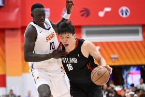 重磅抗对体育画报：马卢阿奇让杨瀚森难以招架 后者很难适应NBA的内线直播_重磅抗对体育画报：马卢阿奇让杨瀚森难以招架 后者很难适应NBA的内线直播在线观看_免费看直播