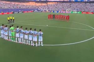 极速阿根廷对阵瑞士开球前，两队为离世的南非国脚亚当斯默哀低调看直播_极速阿根廷对阵瑞士开球前，两队为离世的南非国脚亚当斯默哀低调看直播在线观看_免费看直播