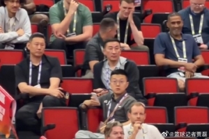 李楠与张云松现身NBA夏季联赛挑选外援 休赛期引援VS北京至关重要首发阵容_李楠与张云松现身NBA夏季联赛挑选外援 休赛期引援VS北京至关重要首发阵容在线观看_免费看直播
