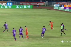 火爆01公交上看直播