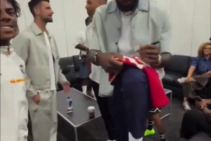 火爆球神NBA宿舍看进球集锦